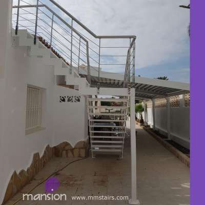 Outdoor Diamond Plate Tread Straight Steel Staircase